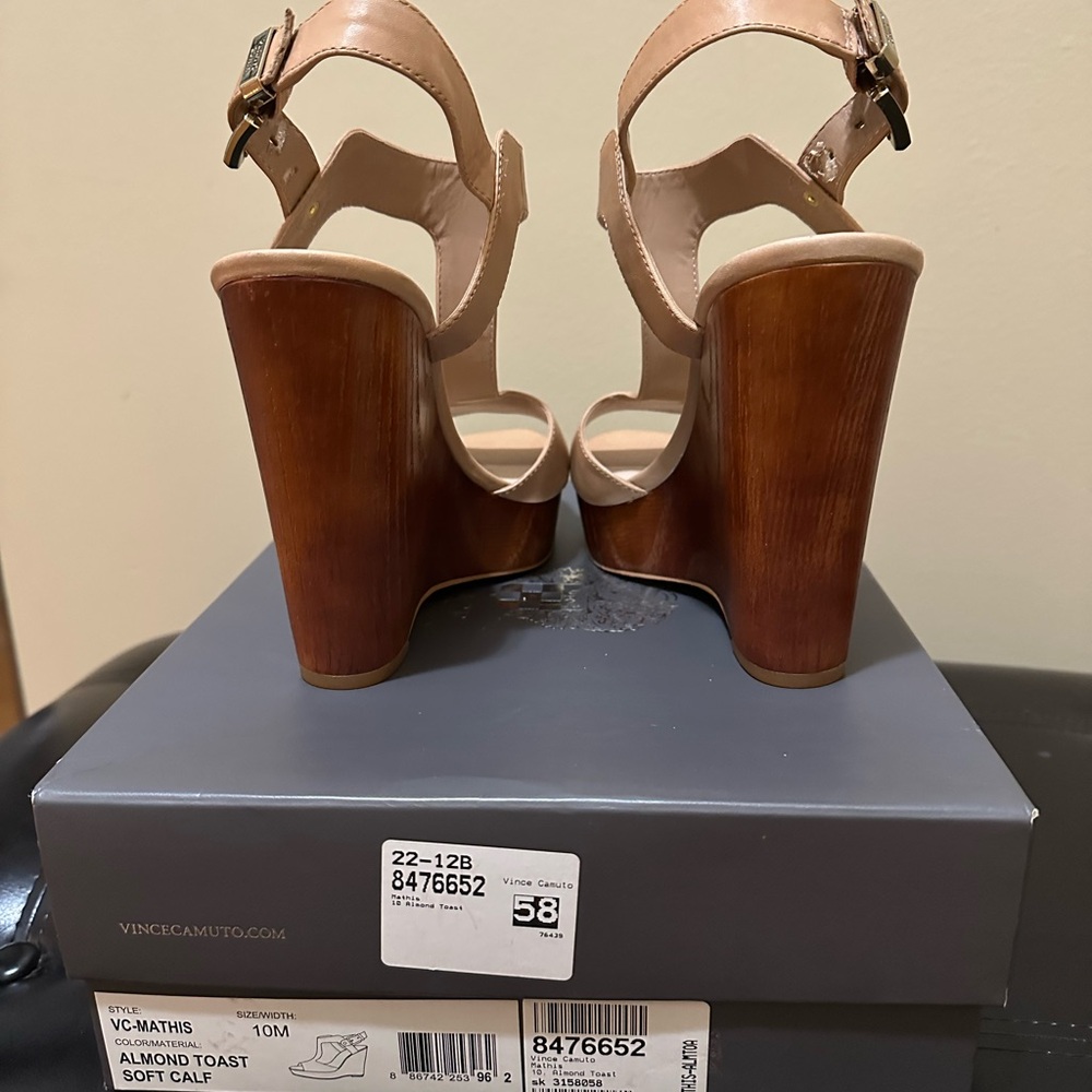 Vince Camuto VC-MATHIS Almond Toast Wedge Sandals with T-Strap Design Sz 10 - Picture 2 of 6